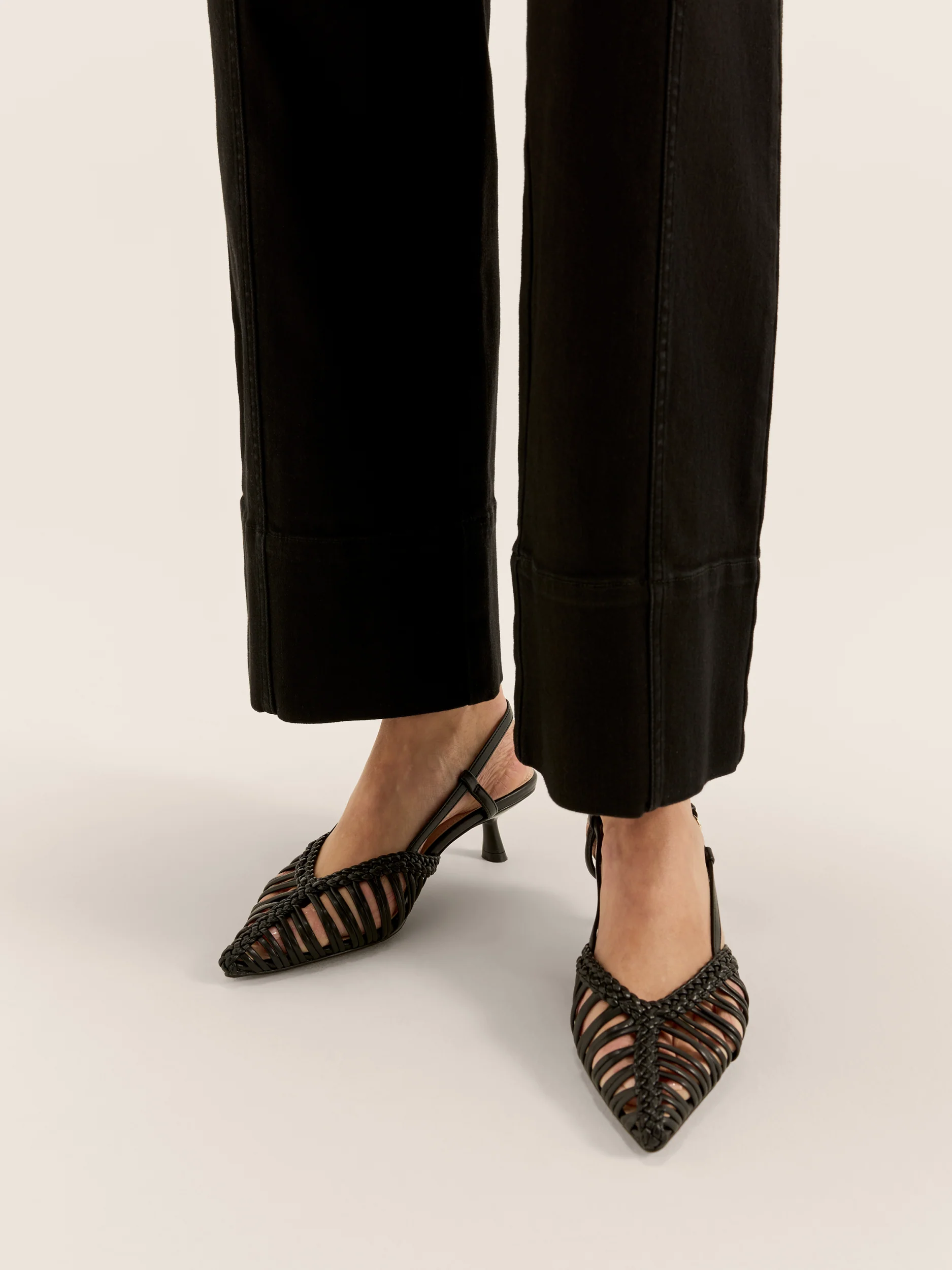 Amira Heel - Image 3