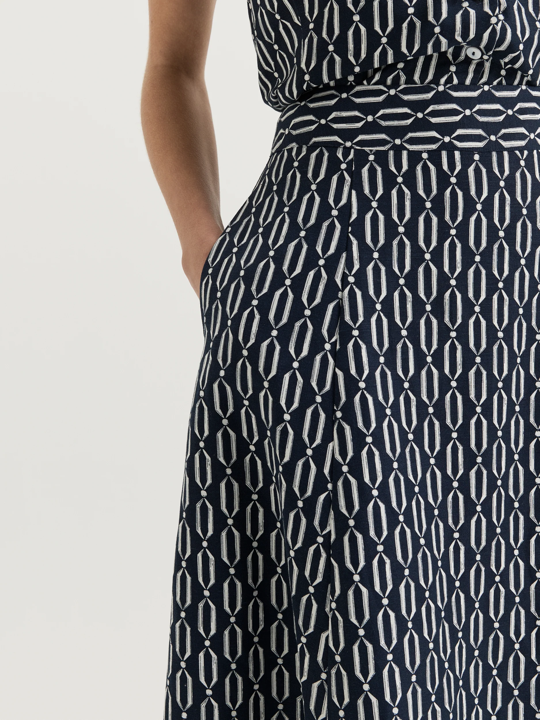 Casa Midi Skirt - Image 4