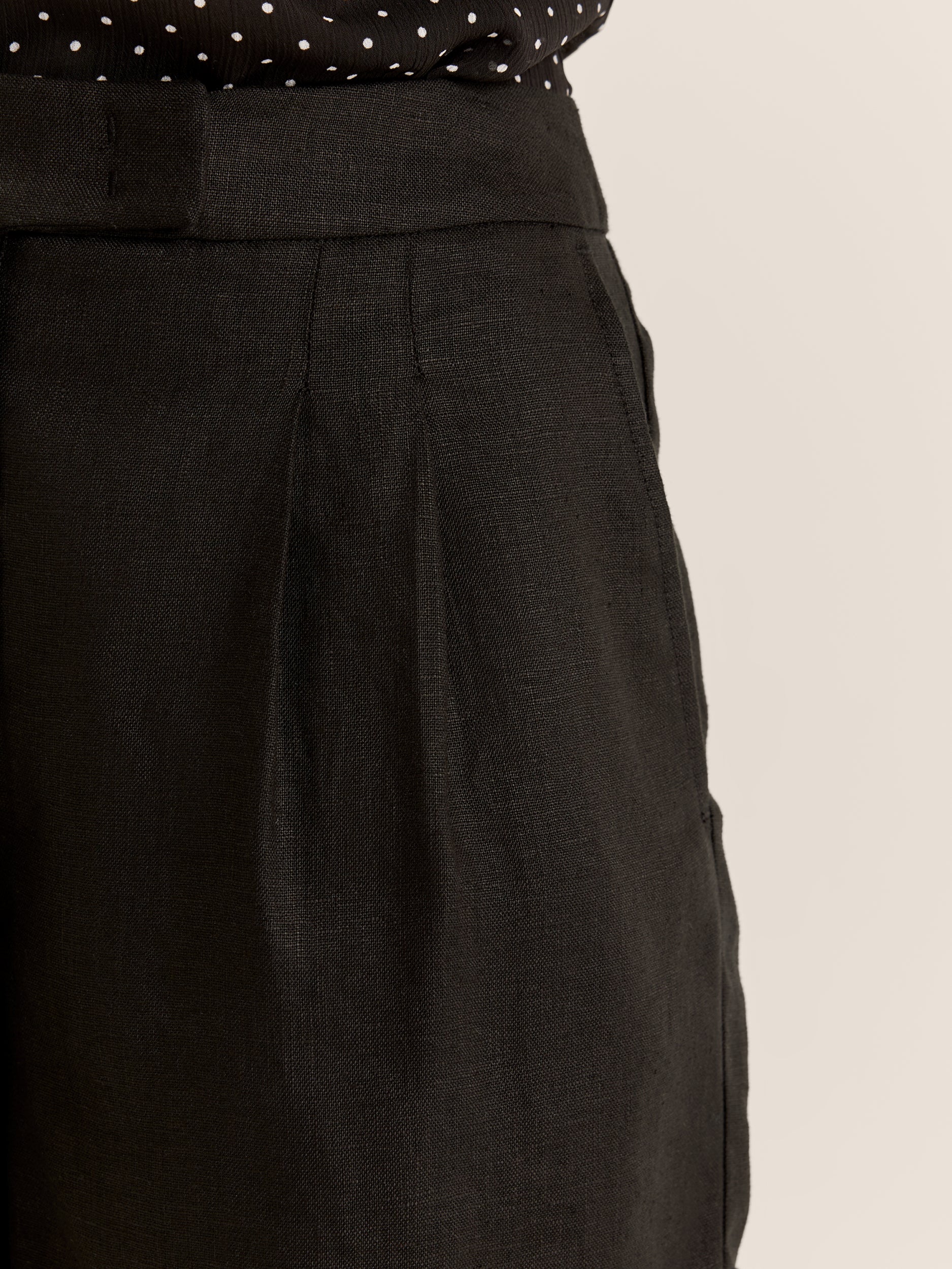 Celine Linen Shorts - Image 4