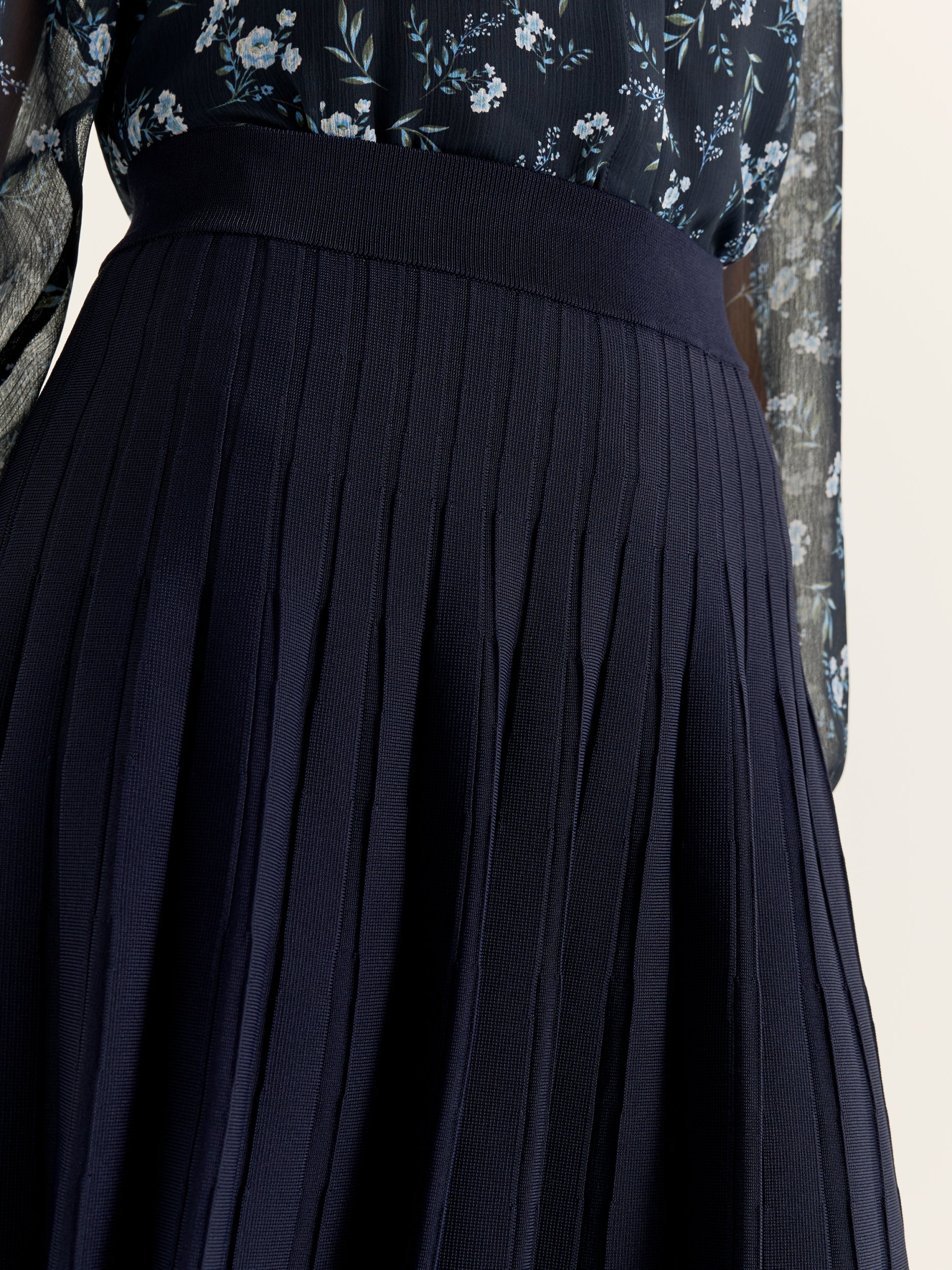 Elgin Knit Skirt - Image 2