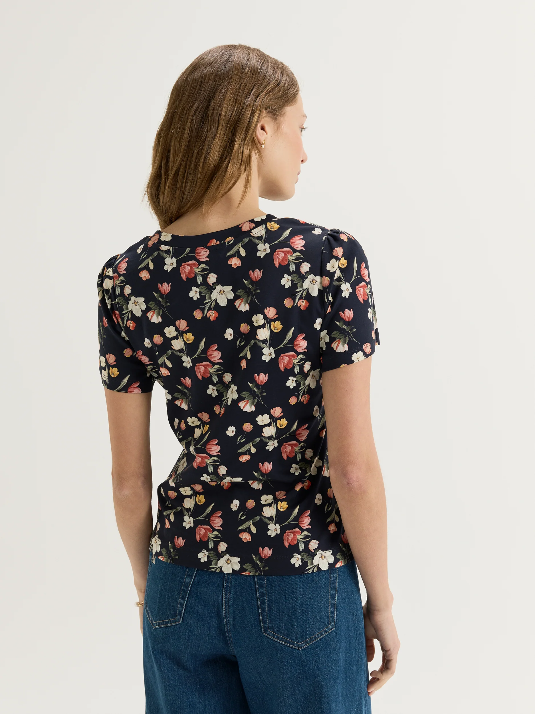 Gardenia Tee - Image 5