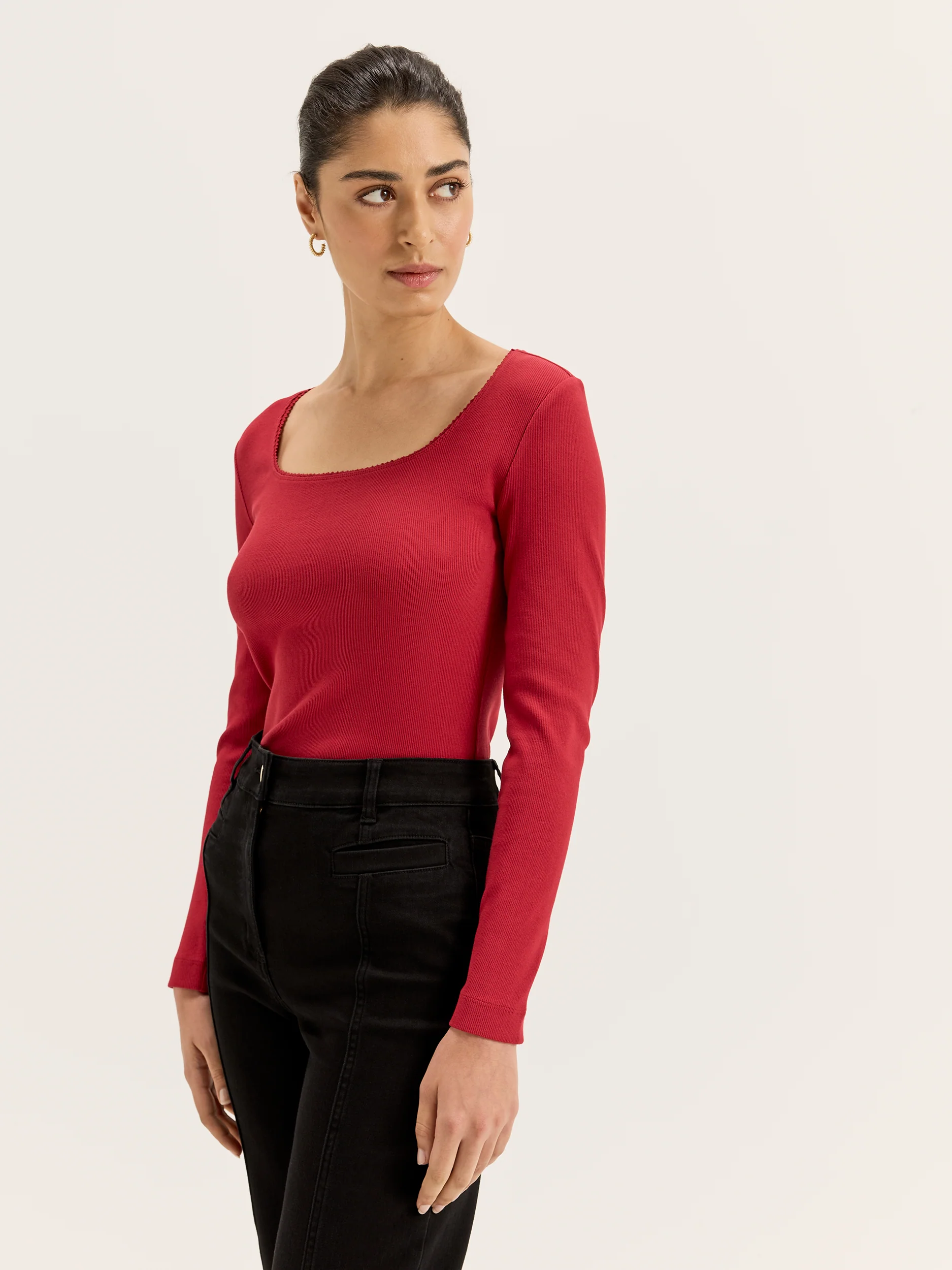 Gia Top - Image 2