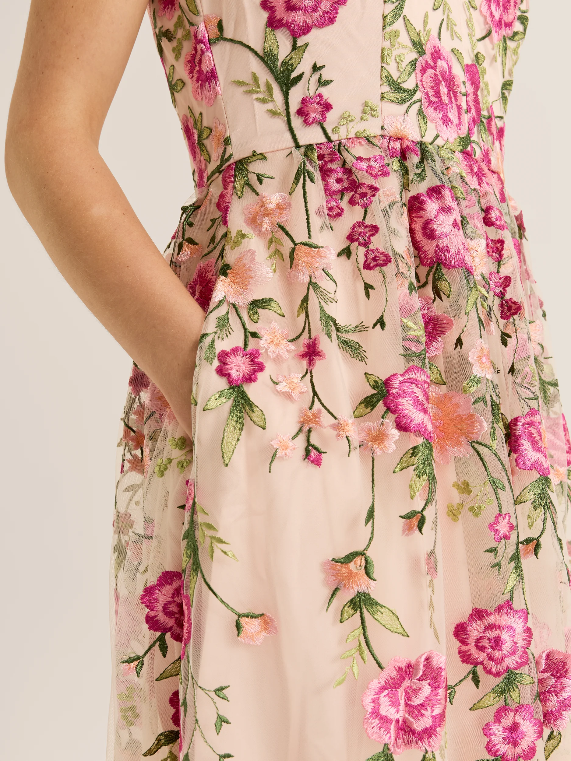 Hot House Botanic Gown - Image 5