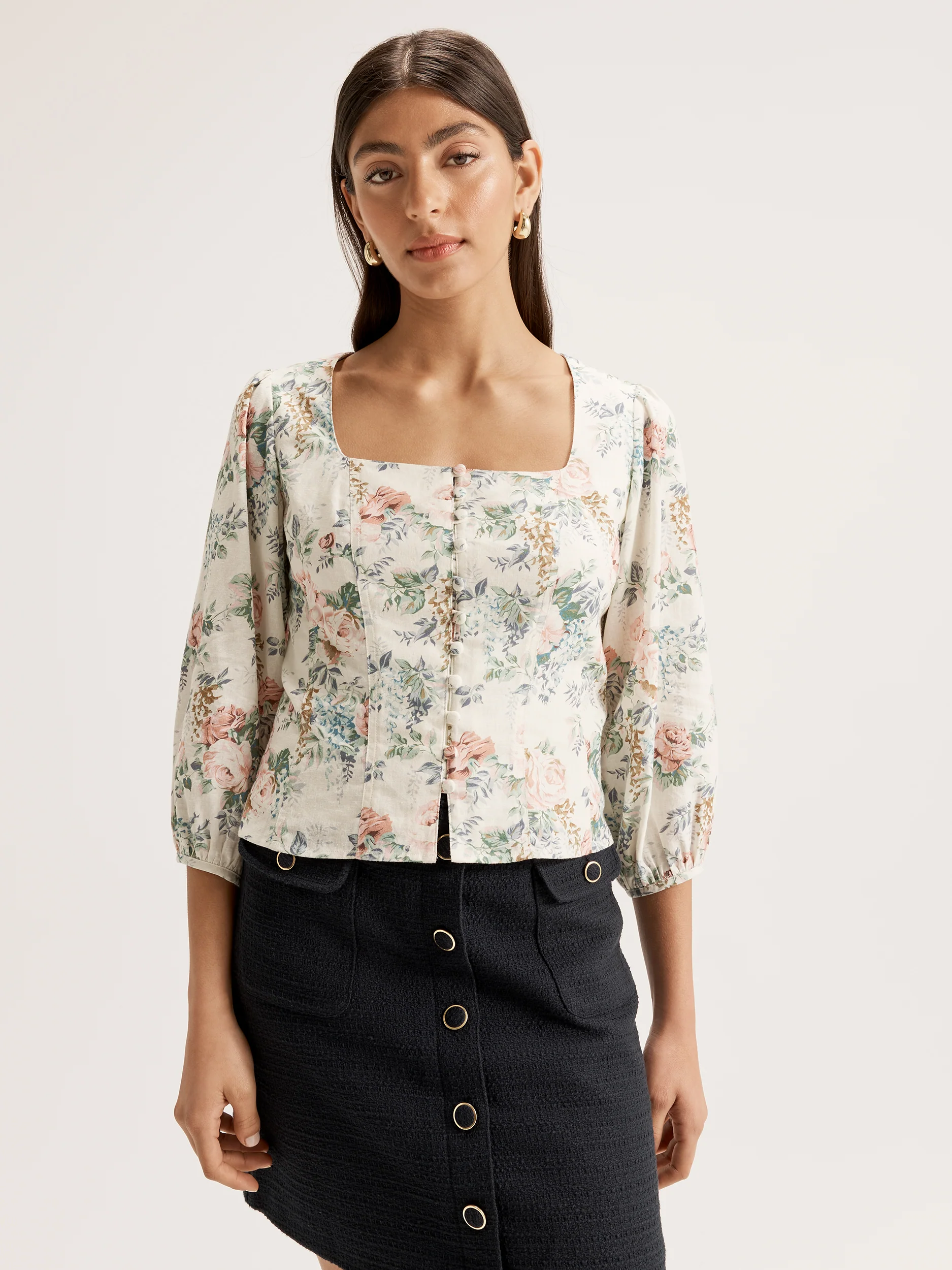 La Belle Blouse - Image 2