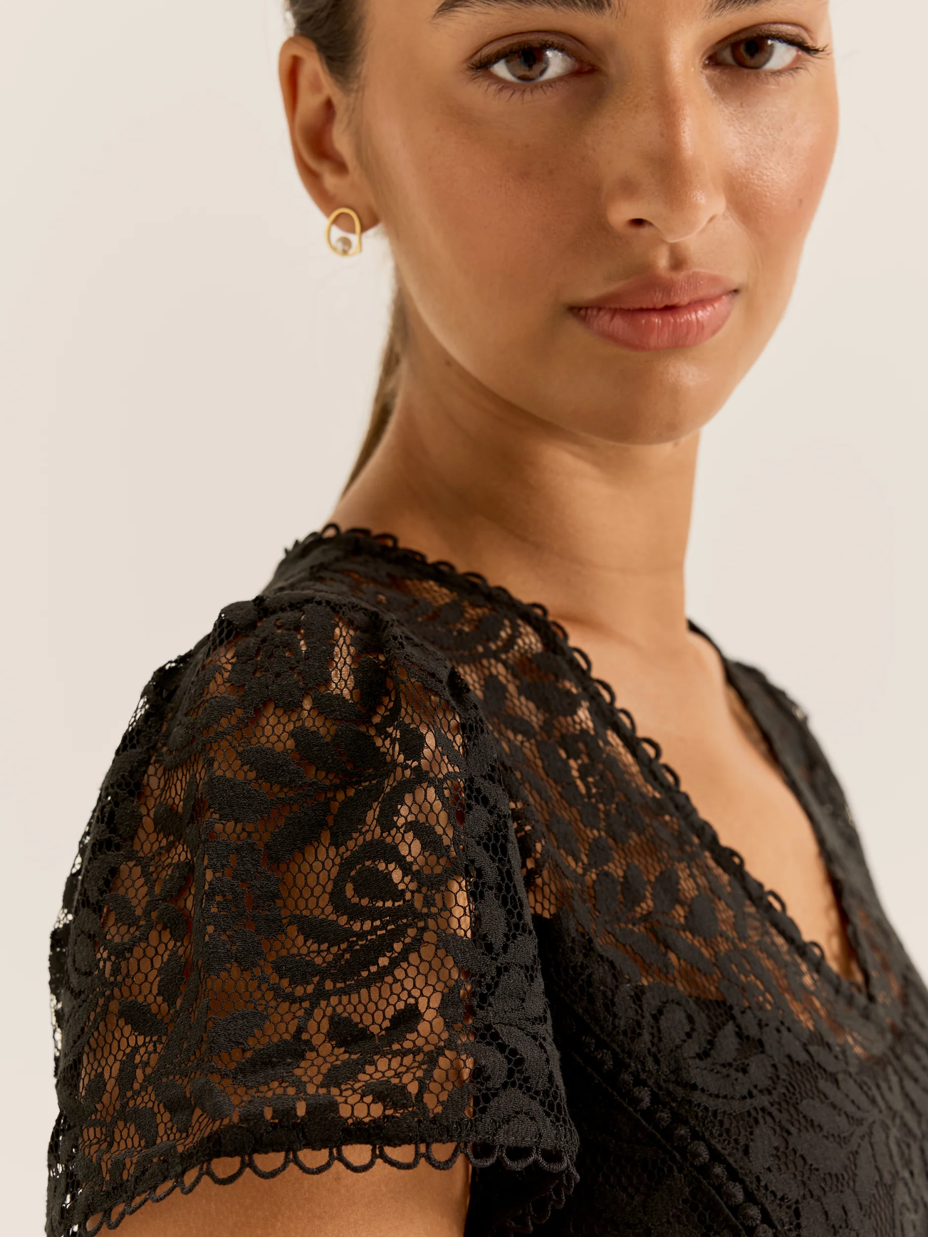 Lady Lacie Dress - Image 3