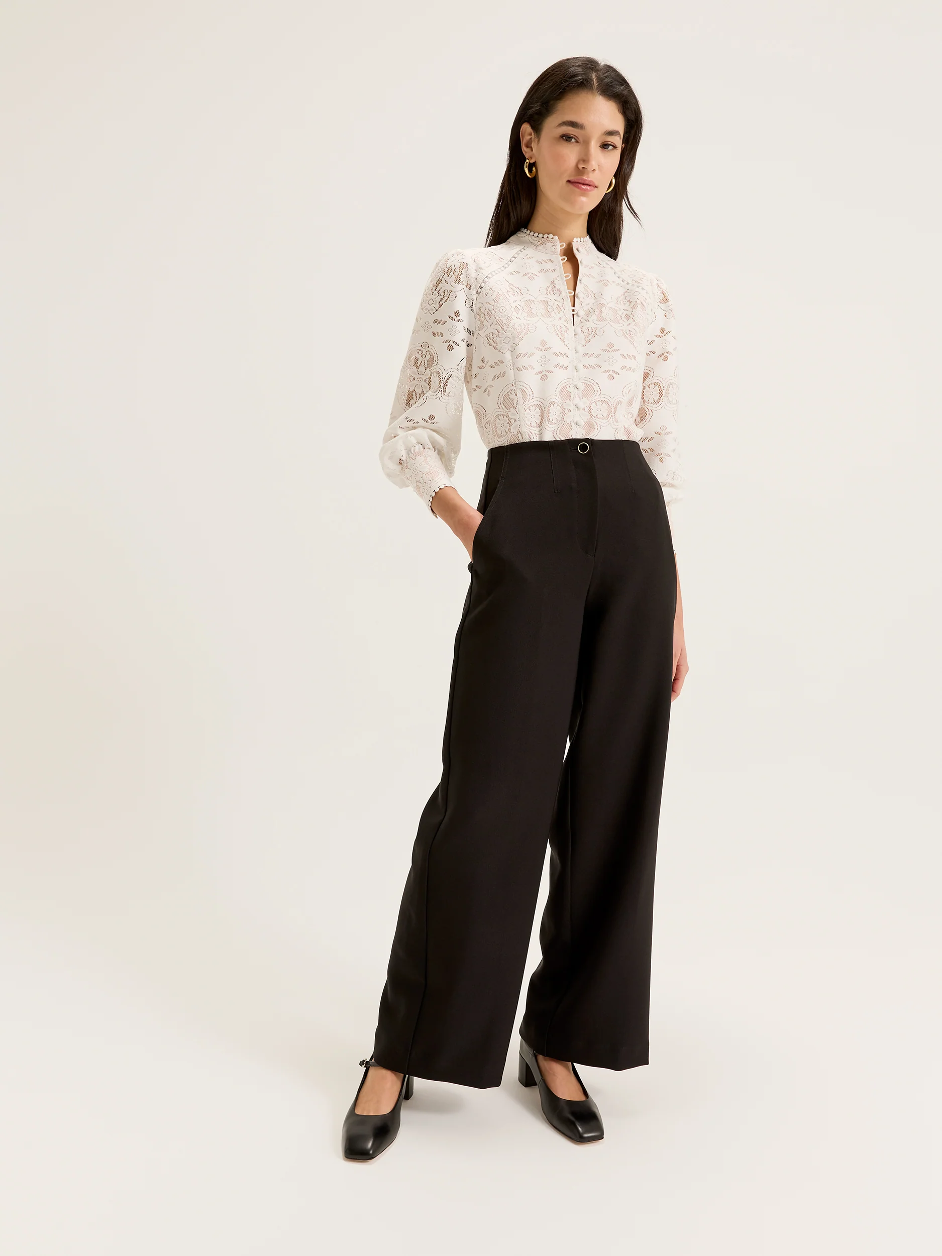 Nostalgia Lace Blouse - Image 3
