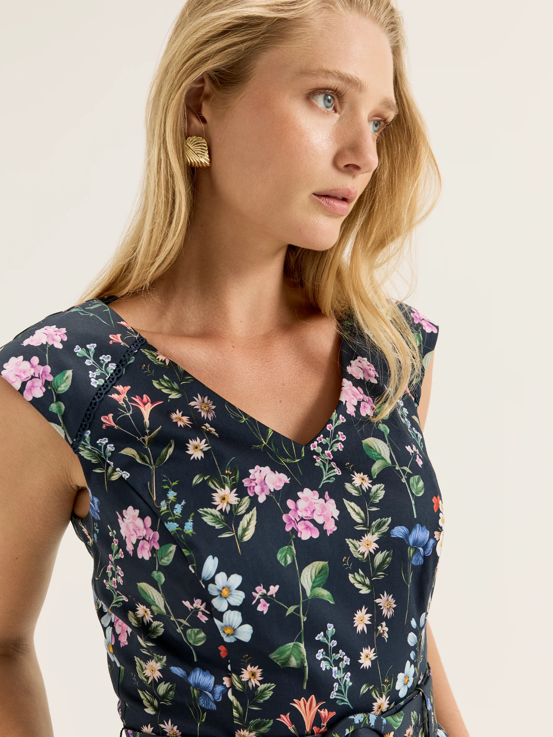 Scotts Rose Dress - Image 5