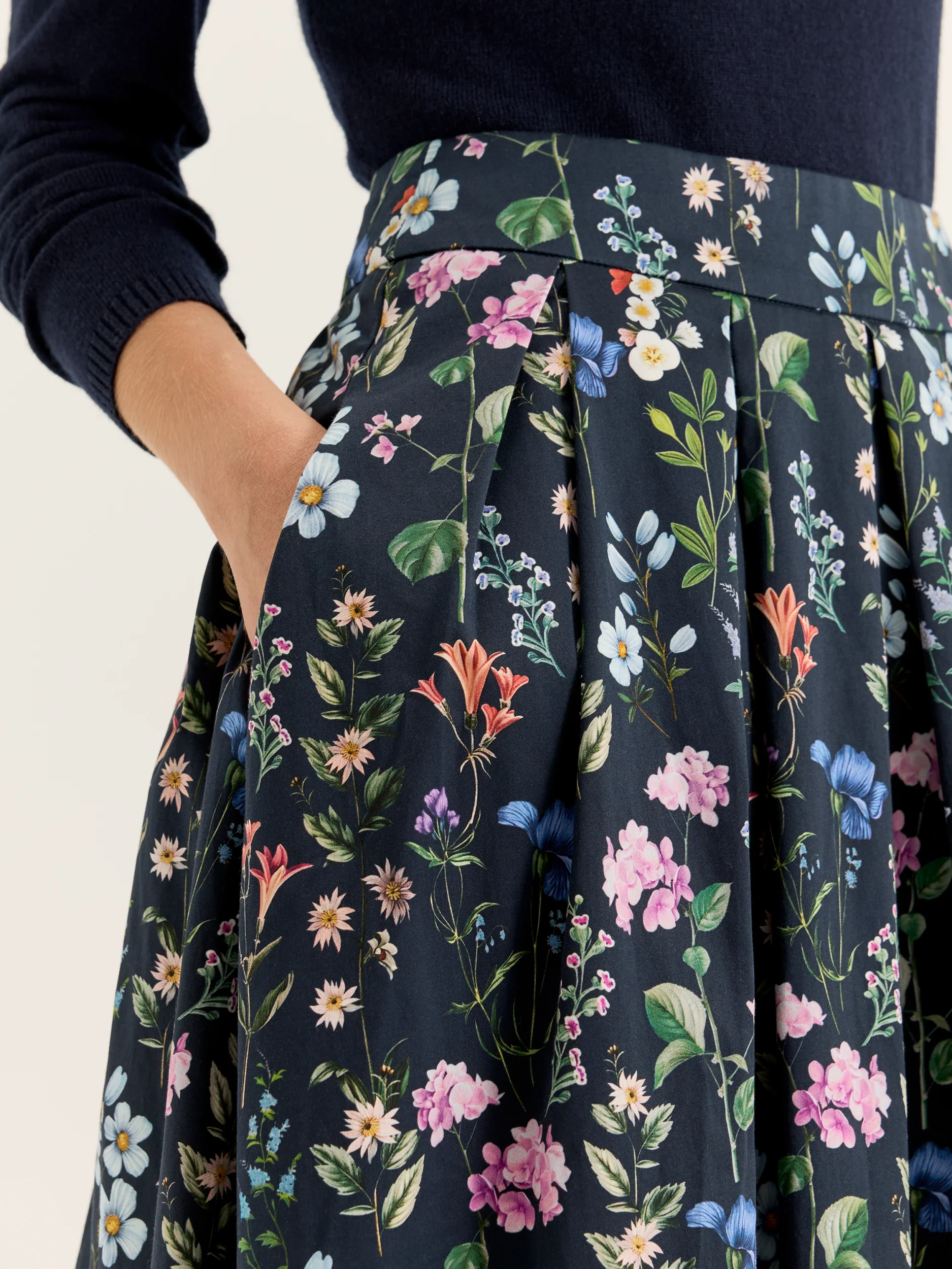 Scotts Rose Midi Skirt - Image 2
