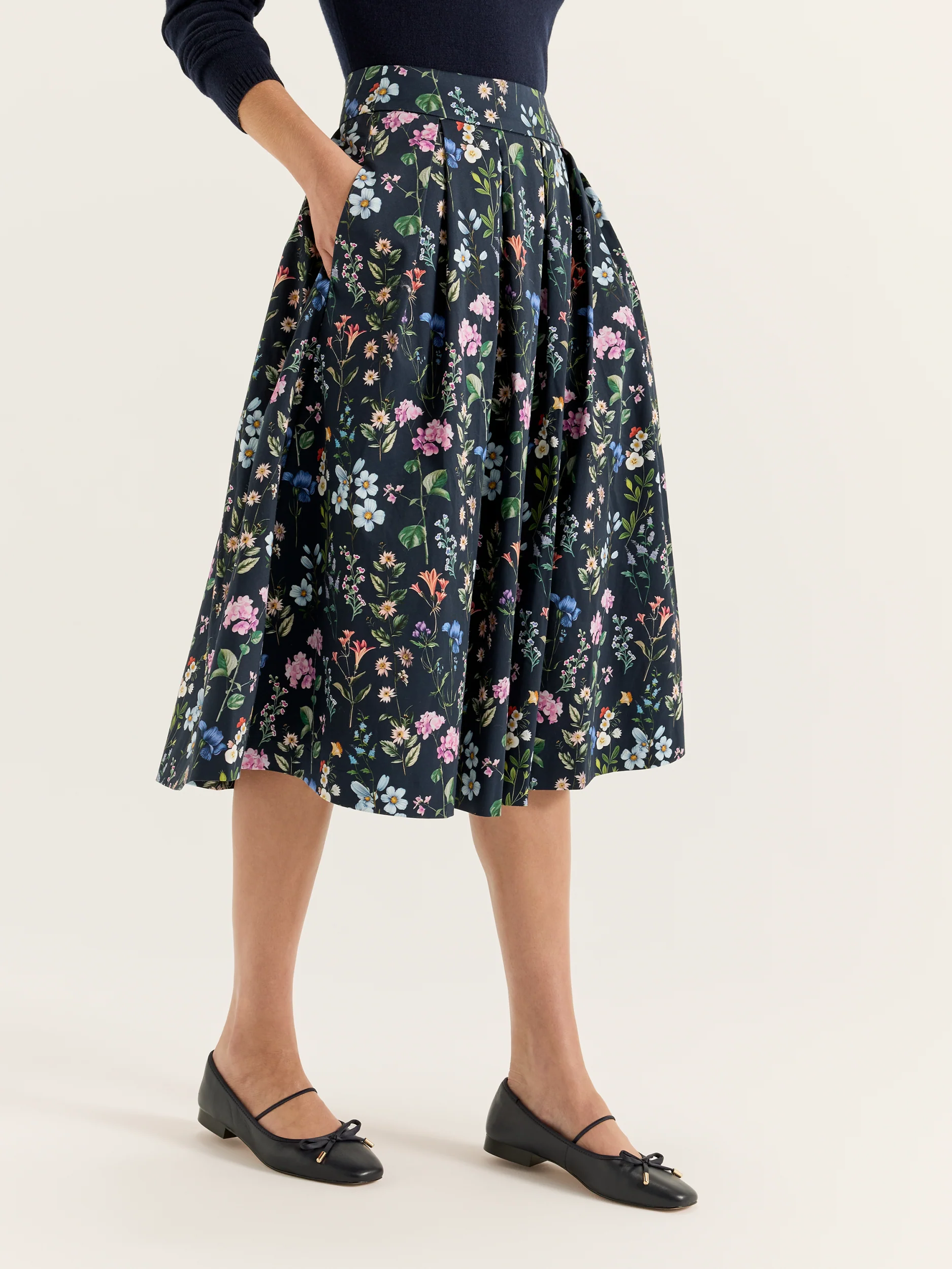 Scotts Rose Midi Skirt - Image 3