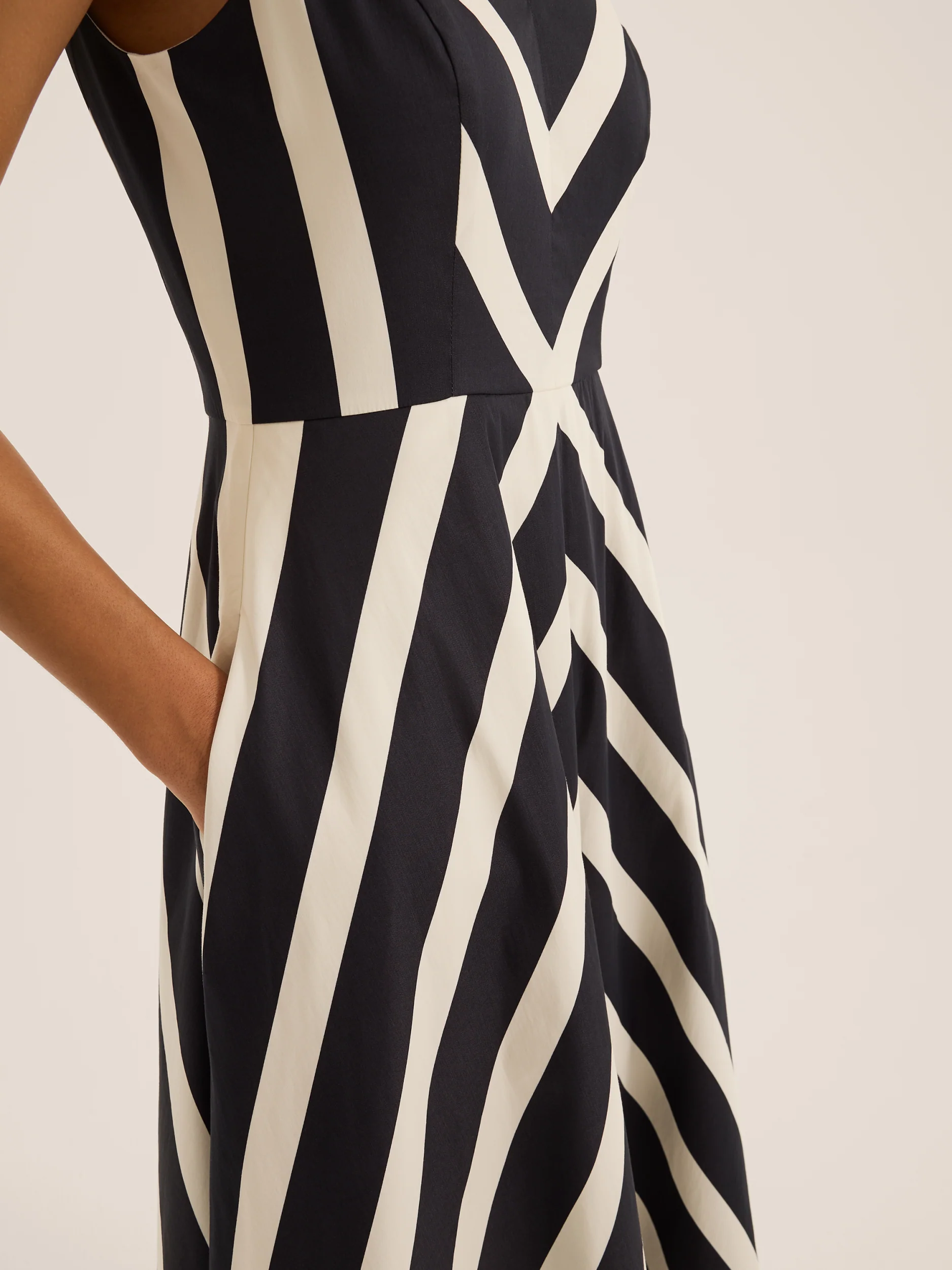 Umbrella Stripe Midi Dress - Image 4