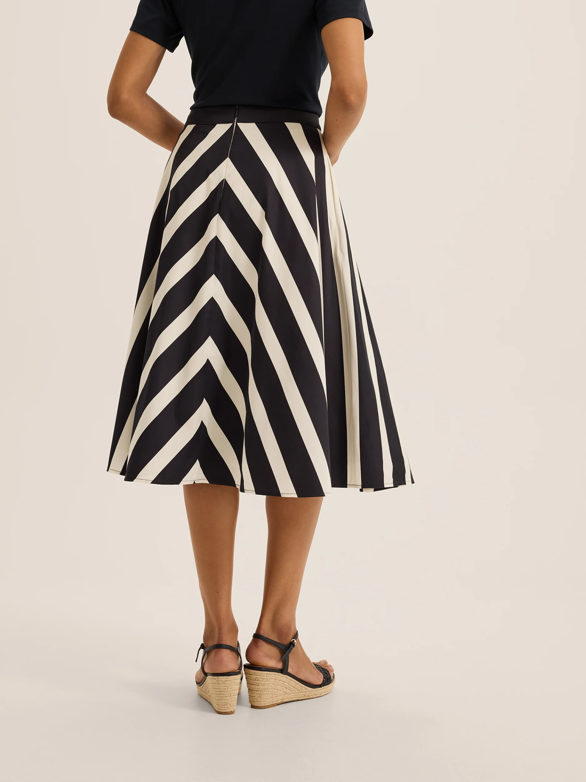 Umbrella Stripe Midi Skirt - Image 6